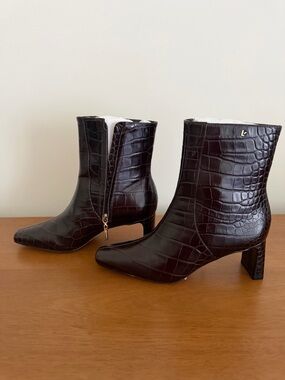 Women's Oak Croc-Embossed Pointed Toe Ankle Boots - Larroude